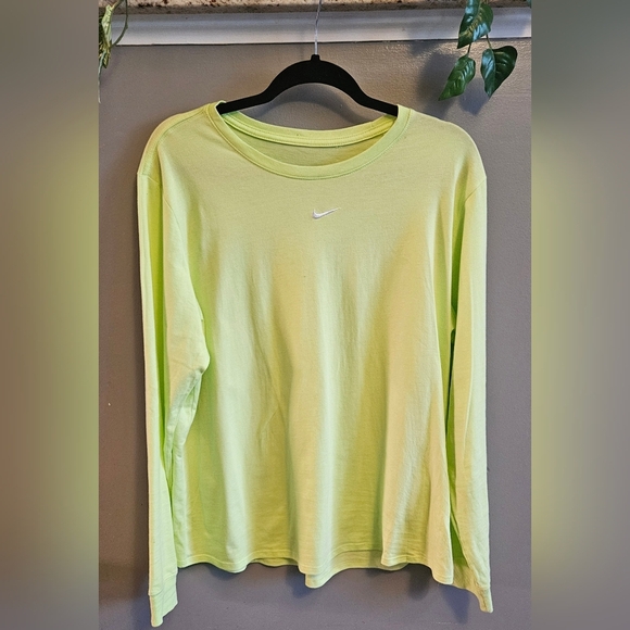 Nike The Nike Tee Center Swoosh Long Sleeve Mens (L) - Picture 1 of 3